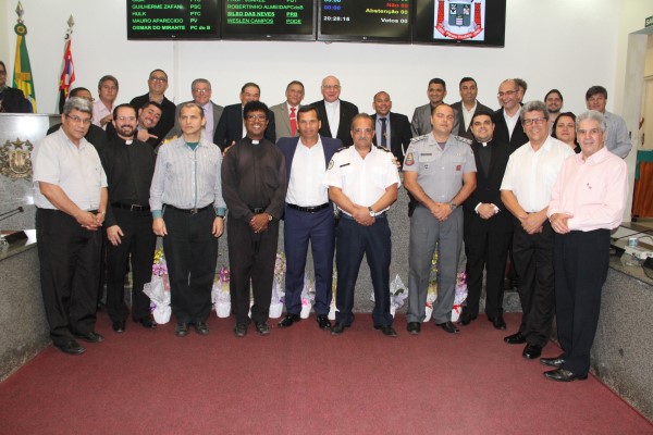 Câmara celebra RCC e Jubileu de Ouro da Diocese 